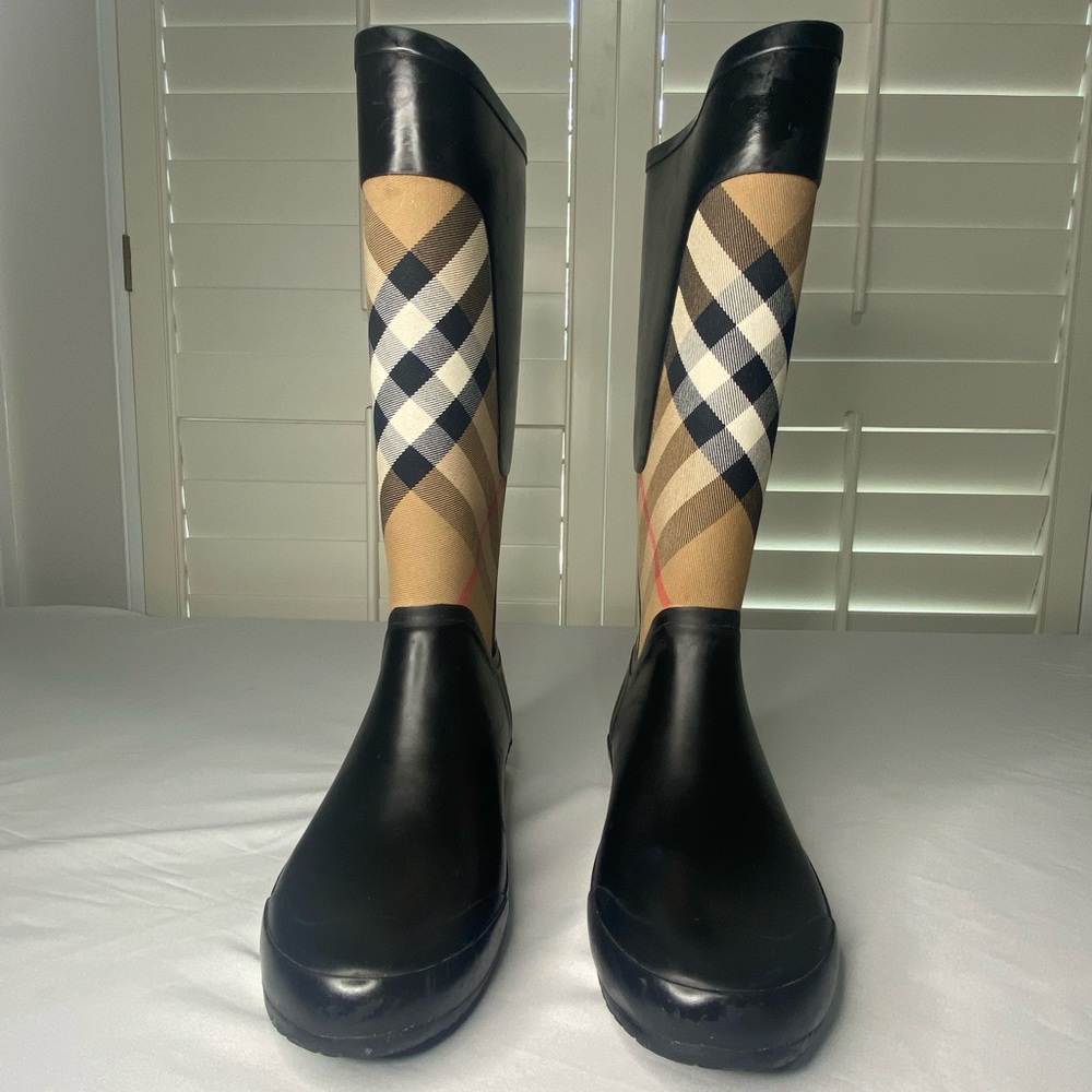 Women’s BURBERRY rain boots